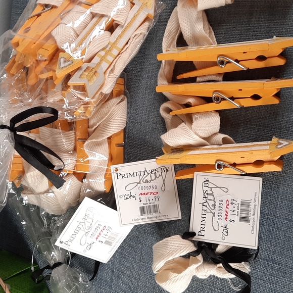 Clothespin Bunting Photo Wall Display Arrows Yellow Picture Clips Doorway Accent - Picture 4 of 4